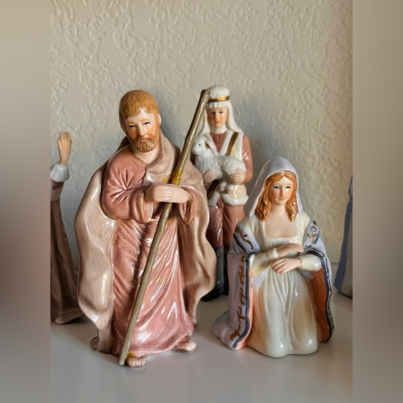 ▪️ Lefton 1992 Porcelain Nativity Scene – 10-Piece Vintage Christmas Set - Picture 4 of 16
